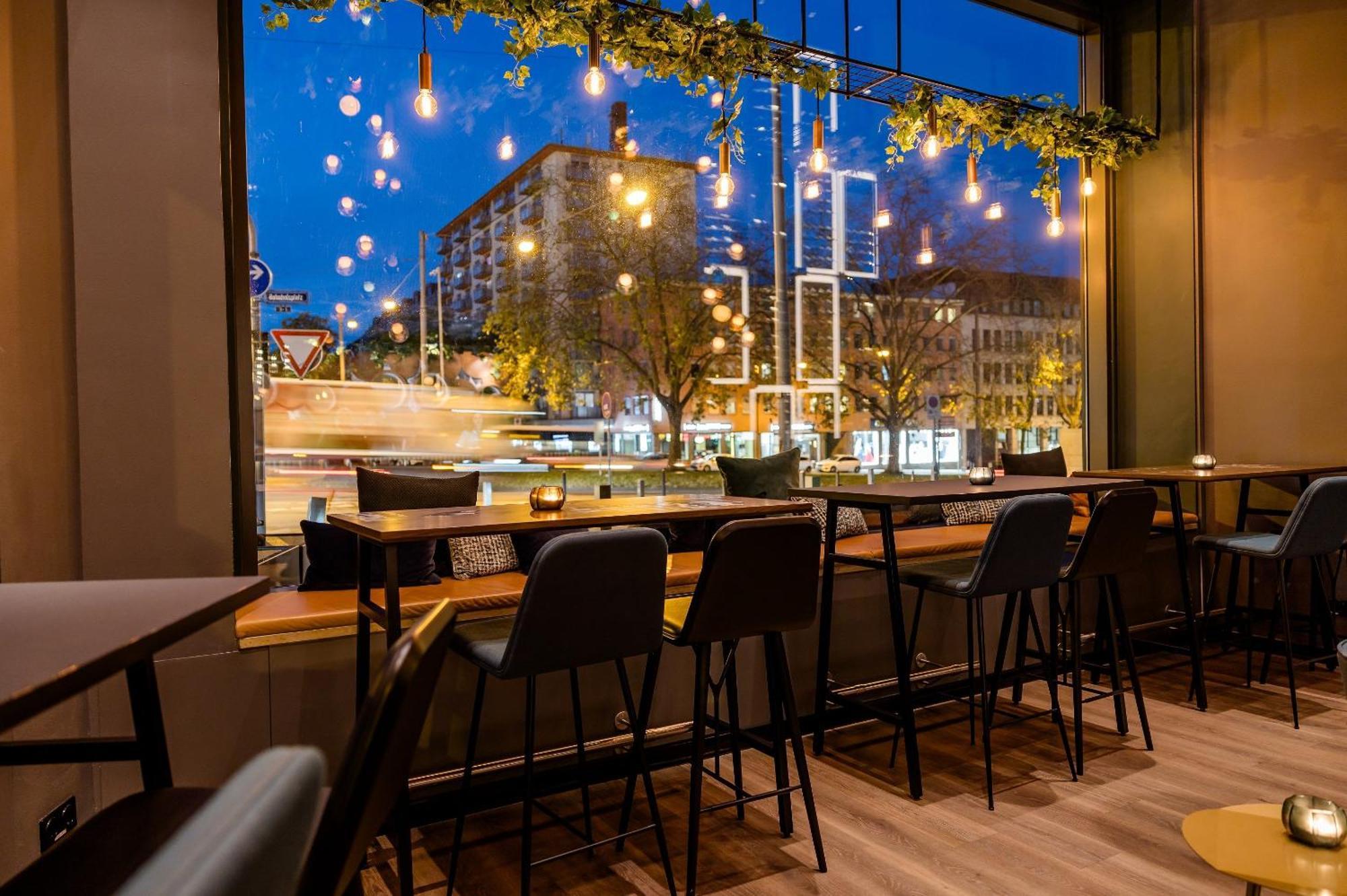 Motel One Висбаден Экстерьер фото